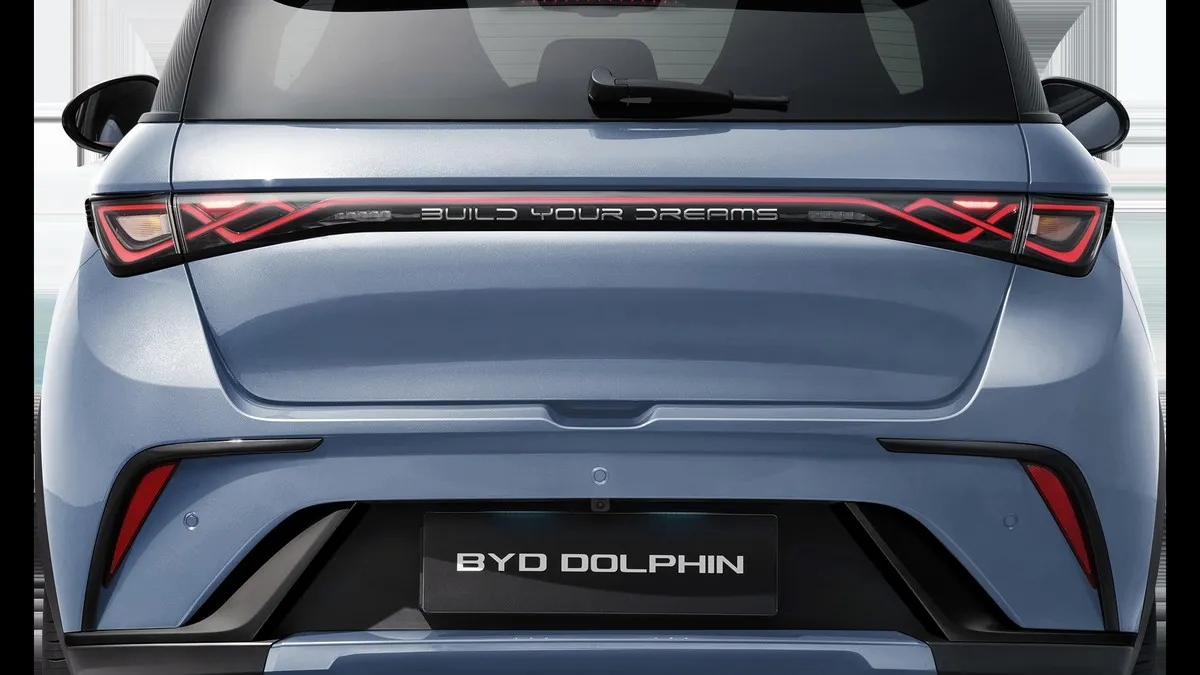 BYD Dolphin đuôi xe đèn hậu vảy cá